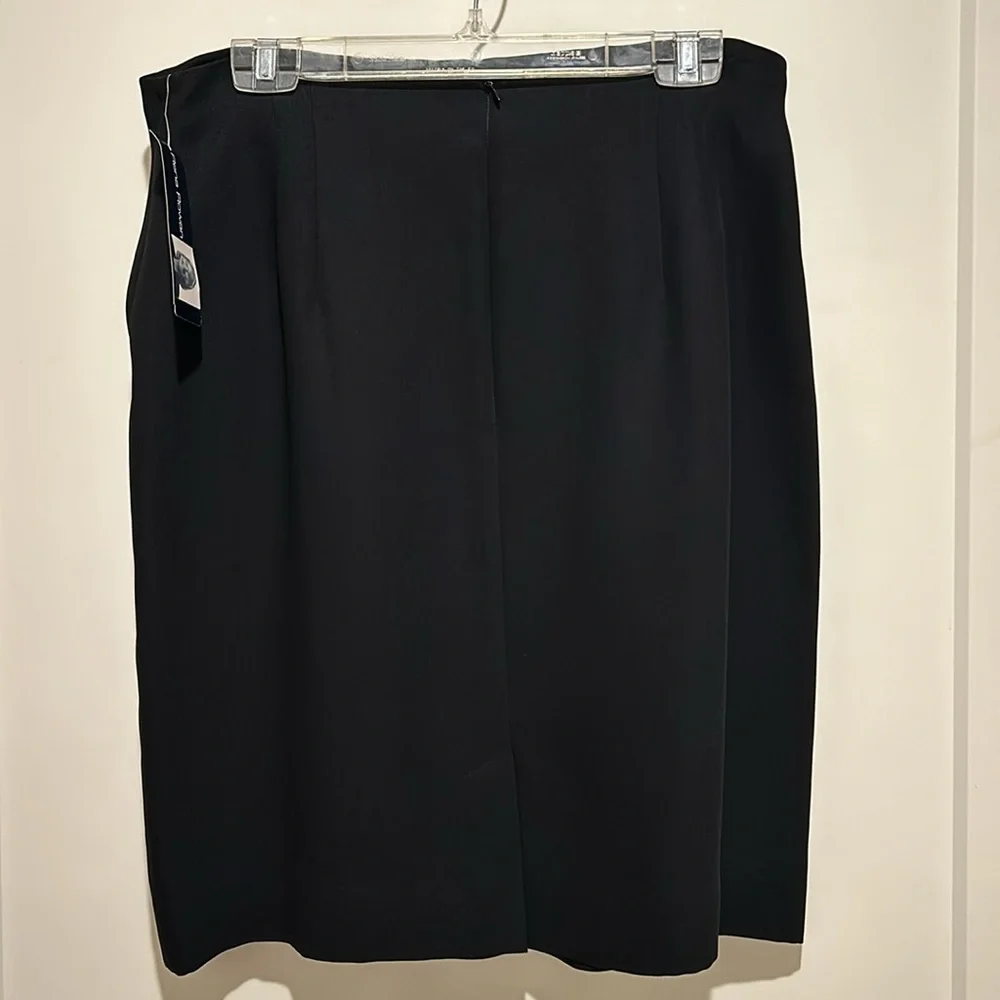 New Rena Rowan black skirt, size 16